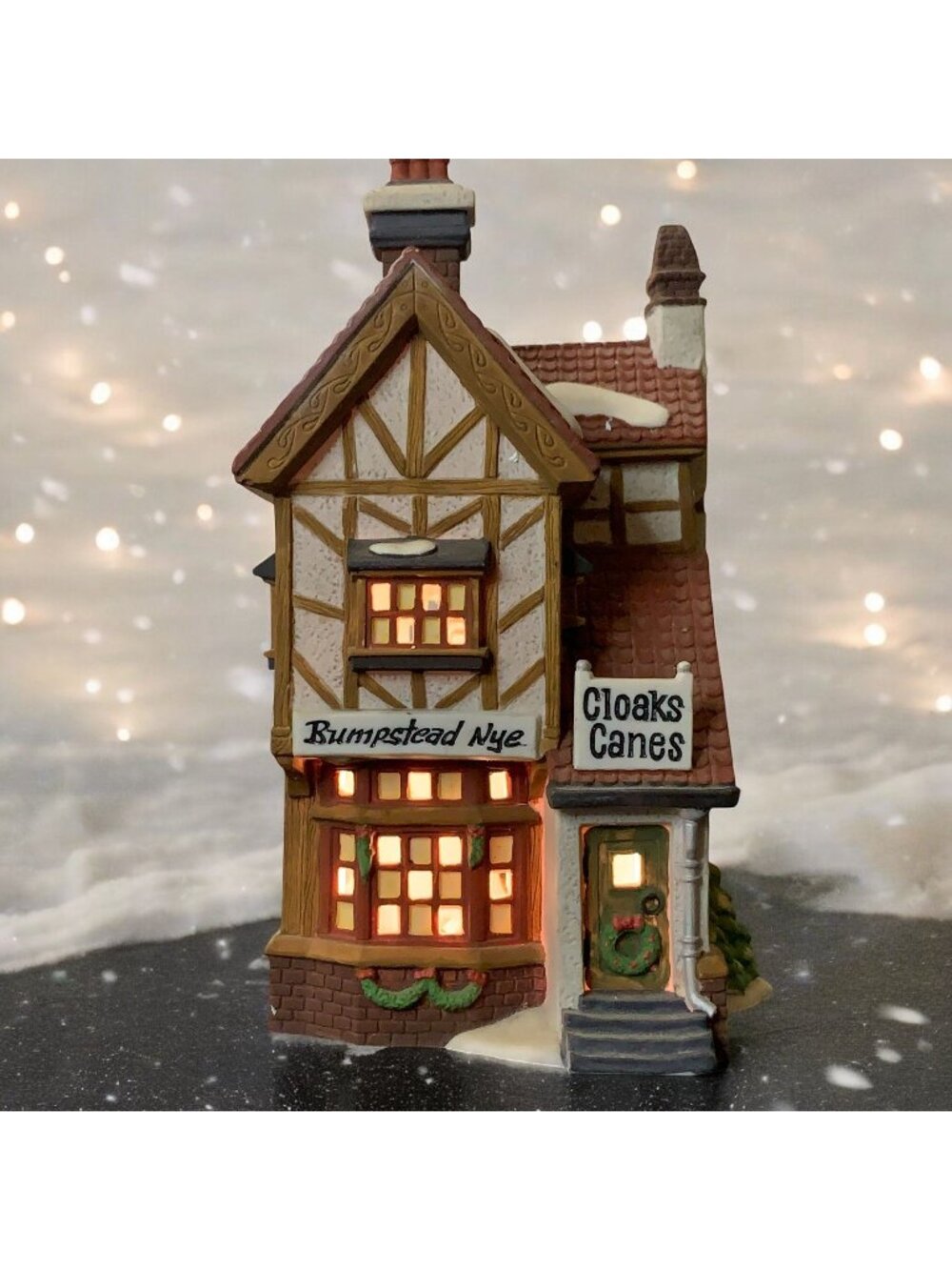 Dept 56 Bumpstead Nye Cloaks & Canes Dickens Village Lighted Building - 1993